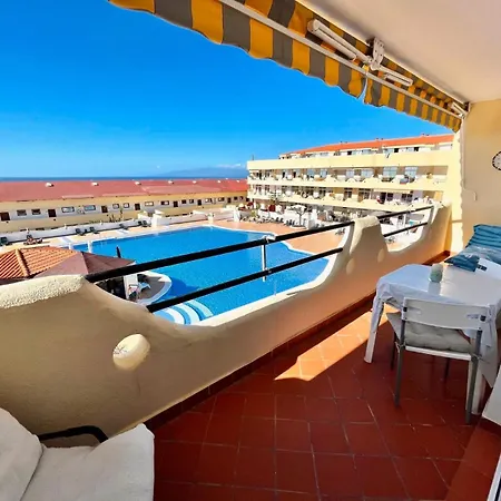 아파트 Marina Palace Vista Piscina 아데제
